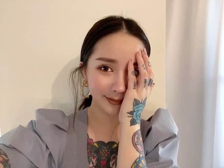 Abby Chenのインスタグラム：「成為自己理想的樣子🤍」