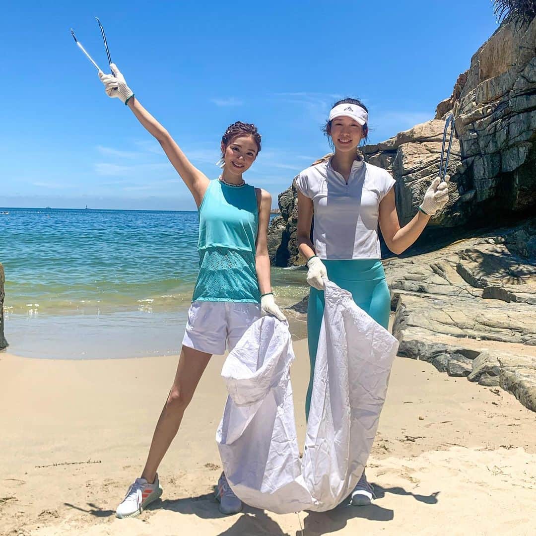 Elva Niさんのインスタグラム写真 - (Elva NiInstagram)「為保護海洋出一分力你我有責🌊 大家在享受美麗沙灘的同時 記得帶走自己的垃圾 加入走塑行動 多用可再生能源 我身上整套的adidas都是用了海岸回收的Parley Ocean Plastics循環再造 ♻️ 編織成 #primeblue 物料 Let’s end plastic waste👊🏻 @adidashk #weonlyhaveoneplanet  #protectouroceans  #adidashk」6月18日 19時43分 - misselvani
