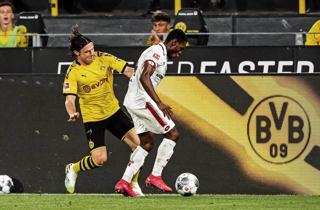 ニコ・シュルツのインスタグラム：「A hard battle last night, time to put it right on Saturday 🐝 #BVB」