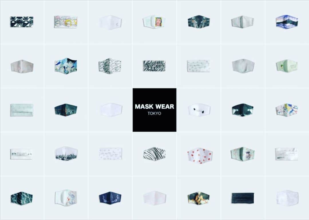 のインスタグラム：「【MASK WEAR TOKYO】 PV出演＆マスクのデザインをさせて頂きました✨ 本日より渋谷109、新宿マルイ アネックス、オンラインにて販売開始❣️❣️ ． ． ■渋谷109 8F 6月18日(木)〜6月28日(日)：11:00-19:00 ． ■新宿OlOlアネックス 7F 6月18日(木)13:00-20:00 6月19日(金)〜6月24日(水)11:00-20:00 ． ． ⬇︎からも購入可能。 @mask.wear.tokyo ． 本日は取材day。 店頭に並んでるのを見て感動しました👏 ． ． 私のデザインはユニセックスで、ファッションに合わせやすくシンプルにしました。色は白に近いライトグレー。 ． 素材にシルクを使っていてお肌に優しく、つけ心地は涼しいとのお声が多数ありました。 ． 「Make it count.」 このご時世殆どの方が大変な想いをされていると思いますしどうなるか分からない未来に不安な中、ほんの少しでもオシャレにhappyに。 さりげなくおまじないの様な言葉に想いを込めました。 ． 是非getして下さいね🥰 ． ． ‪※この事業による利益の一部を「新型コロナウイルス感染症：拡大防止活動基金」に寄付させて頂きます。‬ ． ． #maskweartokyo #mask #マスク #ファッションマスク」
