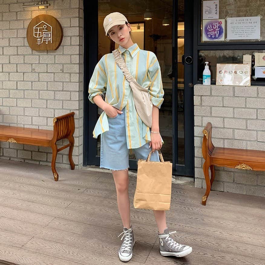 Chuuのインスタグラム：「여름에도 시원하게 입을 수 있는 오버핏 셔츠💚」