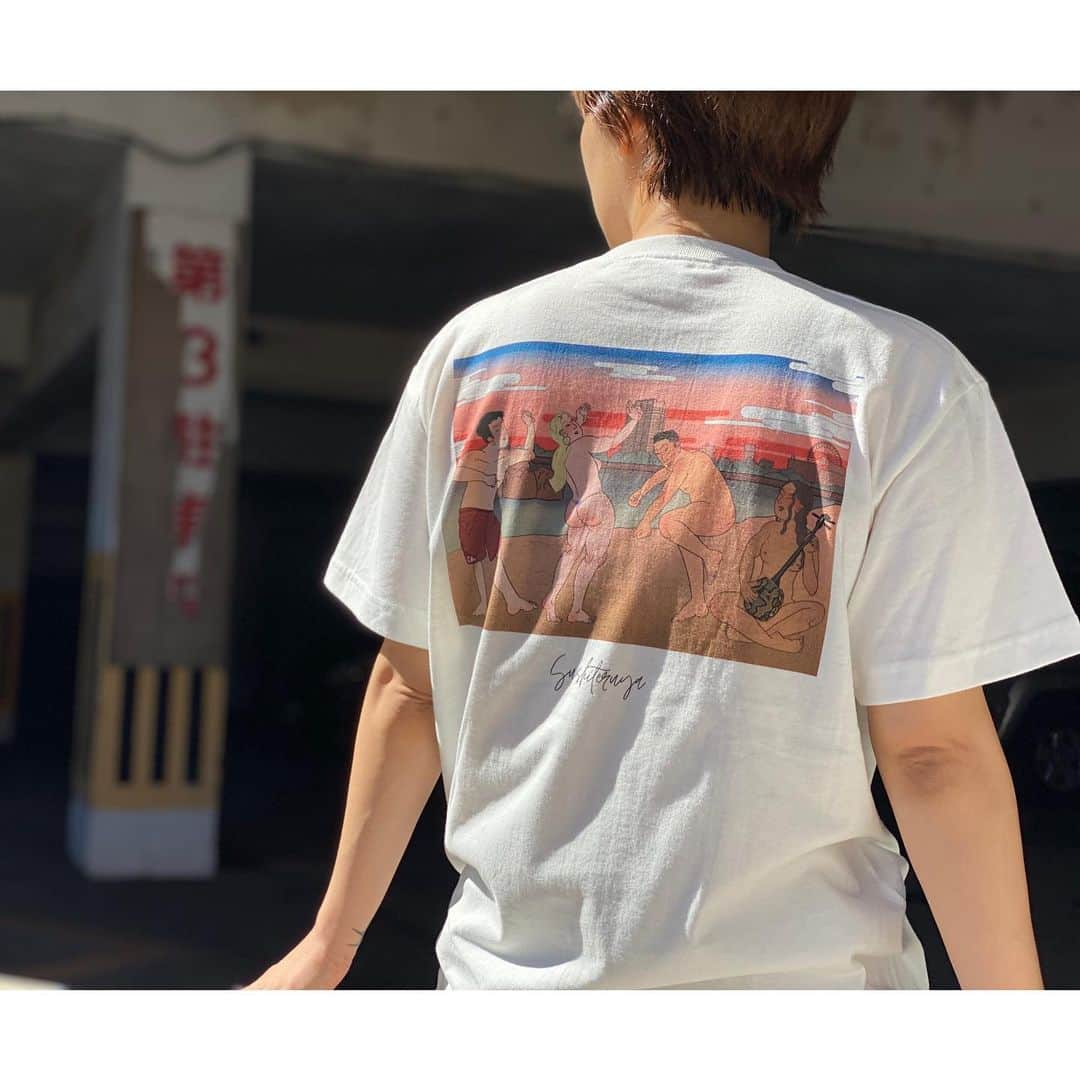 original brand 【ilu098】さんのインスタグラム写真 - (original brand 【ilu098】Instagram)「浮世絵tシャツ 遂に！明日よりご予約受付開始です。 ・いまひとかへり ¥4,580- S M L XL ・南ぬ島ぬびゐち ¥4,580- S M L XL 6月19日(金)19時~ 世界旅をしながら、世界のワクワクを収集してきたこの7年。沢山、旅をすればする程、アイルが生まれた'日本の文化'を表現したいと思い続けていました。令和の年、運命的な現代版春画師との出会いを経て、遂に！ 「アイル×春画tシャツ」が誕生です。 #ilu098 #寿司テルヤ #日本」6月18日 20時14分 - ilu098
