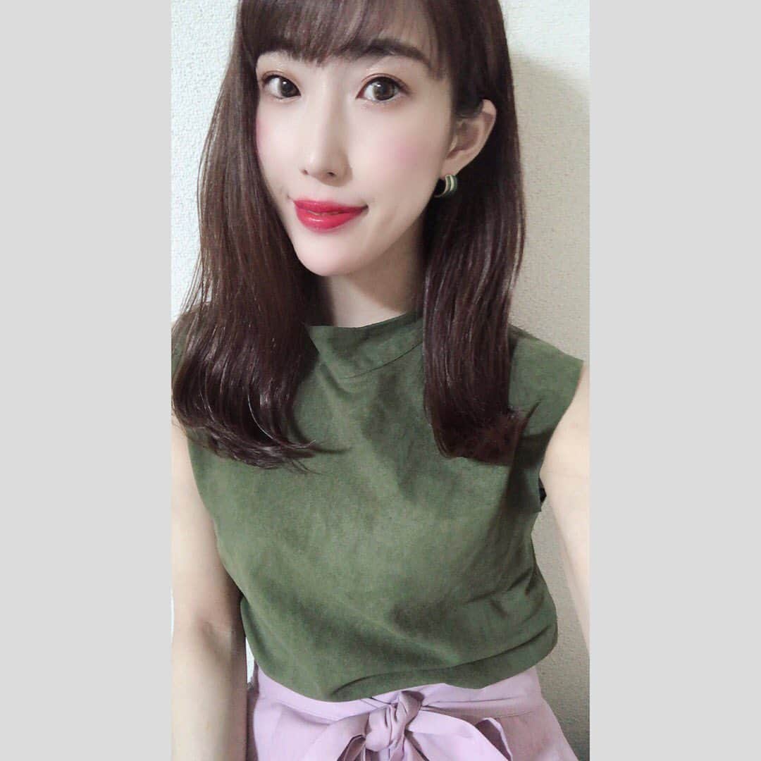 近藤夏奈のインスタグラム：「明日も午後5時から午後7時🕔﻿ ウメダFM Be Happy 789🌈 『Be Sports! Friday』🧏‍♀️﻿ 2時間生放送です🥰 ﻿ ﻿ ﻿ ﻿ 明日のメッセージテーマは﻿ 「雨の日は好き？嫌い？」です☔️﻿ ﻿ ﻿ ﻿ ﻿ 明日からいよいよプロ野球開幕⚾️✨﻿ スターティングラインナップを﻿ お届けする『タイガースインフォメーション』﻿ もスタートしまーす🐯❤️﻿ ﻿ ﻿ ﻿ ﻿#ウメダfmbehappy789#ウメダfm#ラジオパーソナリティー」