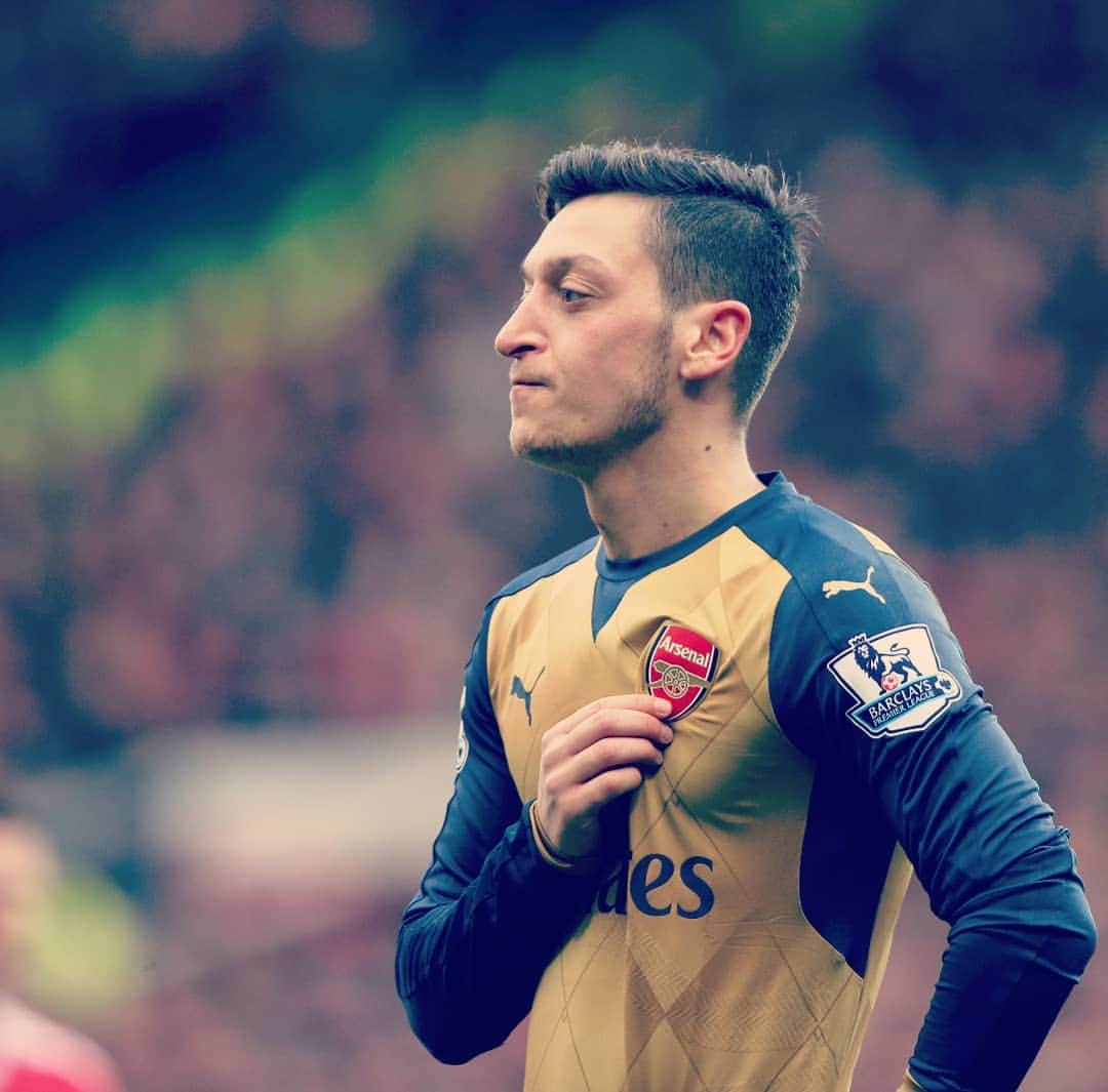 メスト・エジルのインスタグラム：「No matter what ... #M1Ö @Arsenal」