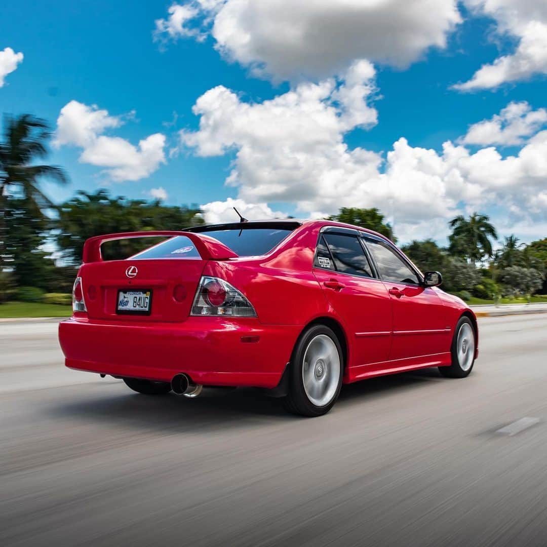 Lexus USAのインスタグラム：「Now that we’ve revealed the 2021 Lexus IS, we want to see yours. Tag your favorite photos of your IS with #LexusIS and #TBT—we’ll feature the best ones right here next Thursday, June 25.」