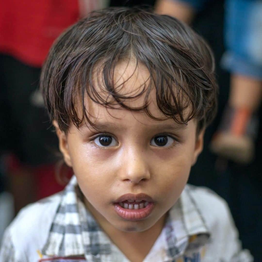 unicefさんのインスタグラム写真 - (unicefInstagram)「Over 12 million children are facing the threat of #COVID19 and conflict in Yemen. It’s the world’s largest humanitarian emergency and children need your help now. Tap the link in our bio to help provide children with clean water, education and healthcare. © UNICEF/UN0209172/Bahless」6月19日 7時15分 - unicef