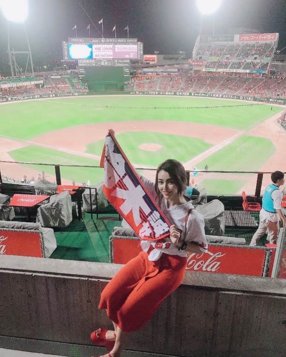 柴崎なおさんのインスタグラム写真 - (柴崎なおInstagram)「いよいよ明日 ⚾️ 多分載せてなかったであろう写真。笑 . あー。たのしみ❤️❤️❤️ 改めて野球があることに感謝。 . 早く球場に行ける日が来ますように。 そして怪我なく1シーズン終わりますように。 大地、たいちゃんfight🙈💫 #プロ野球開幕　#619 #コロナに負けるな  #野球女子」6月18日 22時38分 - n_srin751