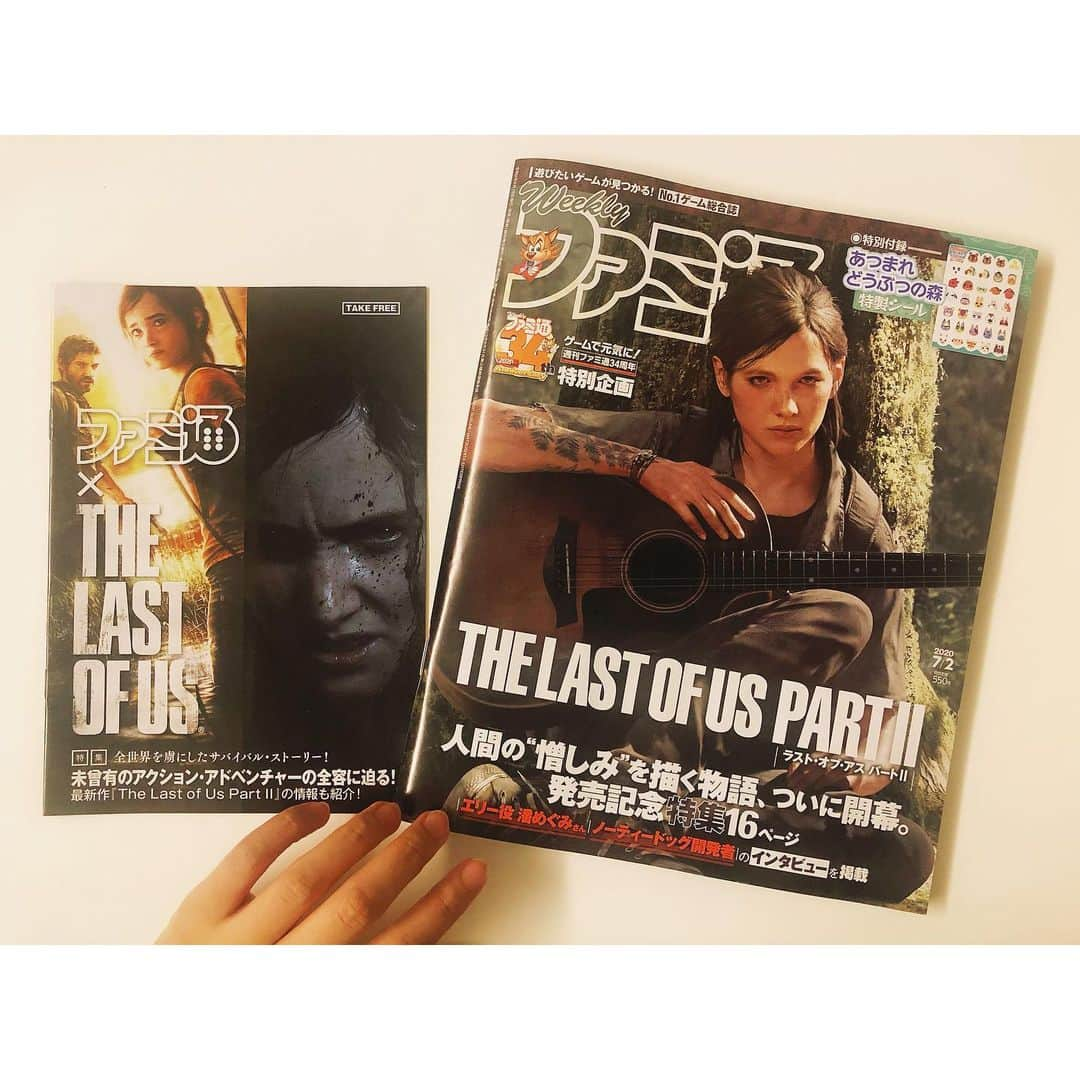 潘めぐみさんのインスタグラム写真 - (潘めぐみInstagram)「🩸『The Last of Us PartⅡ』🩸 . 本日発売された『週刊ファミ通』（2020/7/2号）にて表紙を飾っている本作‼️ . ノーティードッグの開発チームの皆様と共に、当方のインタビューも掲載されています。 . 左手は、ゲームを取り扱っているお店などで無料配布されている小冊子❗️ . どちらも読み応えのある内容に仕上がっていて…ありがたやあ…ありがたやあ…👏 . さあ… . 『The Last of Us PartⅡ』が世界に放たれるまで、あと2時間を切りました。 . ついに6/19発売です。 . 世界中の皆様、宜しくお願い致します。 . #TheLastofUsPartII #TheLastofUs」6月18日 22時41分 - han_meg_han