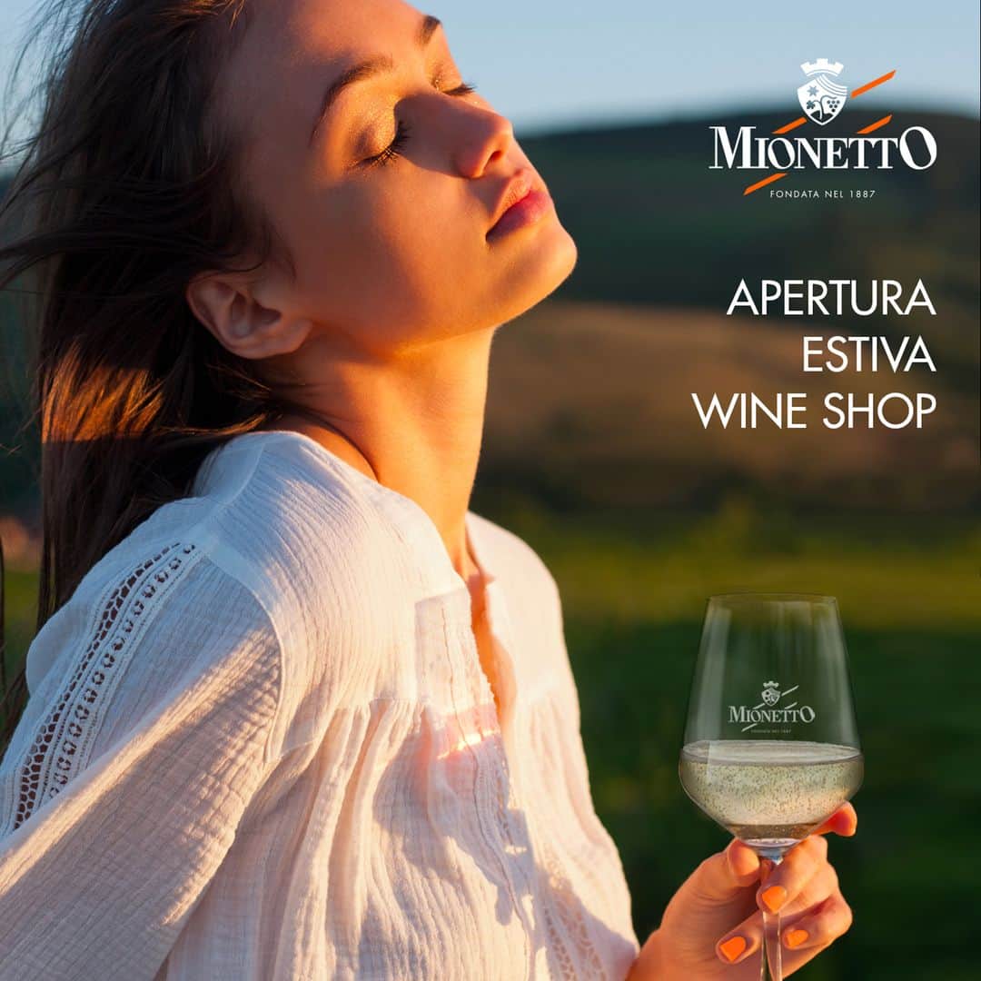 Mionetto Proseccoのインスタグラム：「A partire da questo fine settimana, e per tutto il periodo estivo, il Wine Shop Mionetto ti aspetta anche la domenica con i nuovi orari:⁣ LUN / VEN 10.30 – 18.30 SAB / DOM 10.00 – 18.00⁣ ⁣ Vieni a trovarci! #mionettoprosecco #mionettoinsieme⁣ ⁣ Bevi Mionetto responsabilmente」