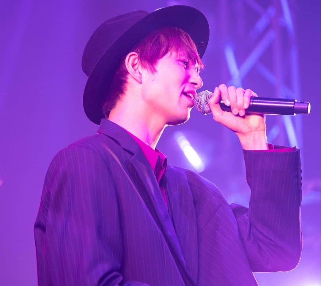 のインスタグラム：「横顔 #横顔 #live #music #sing #Collars」