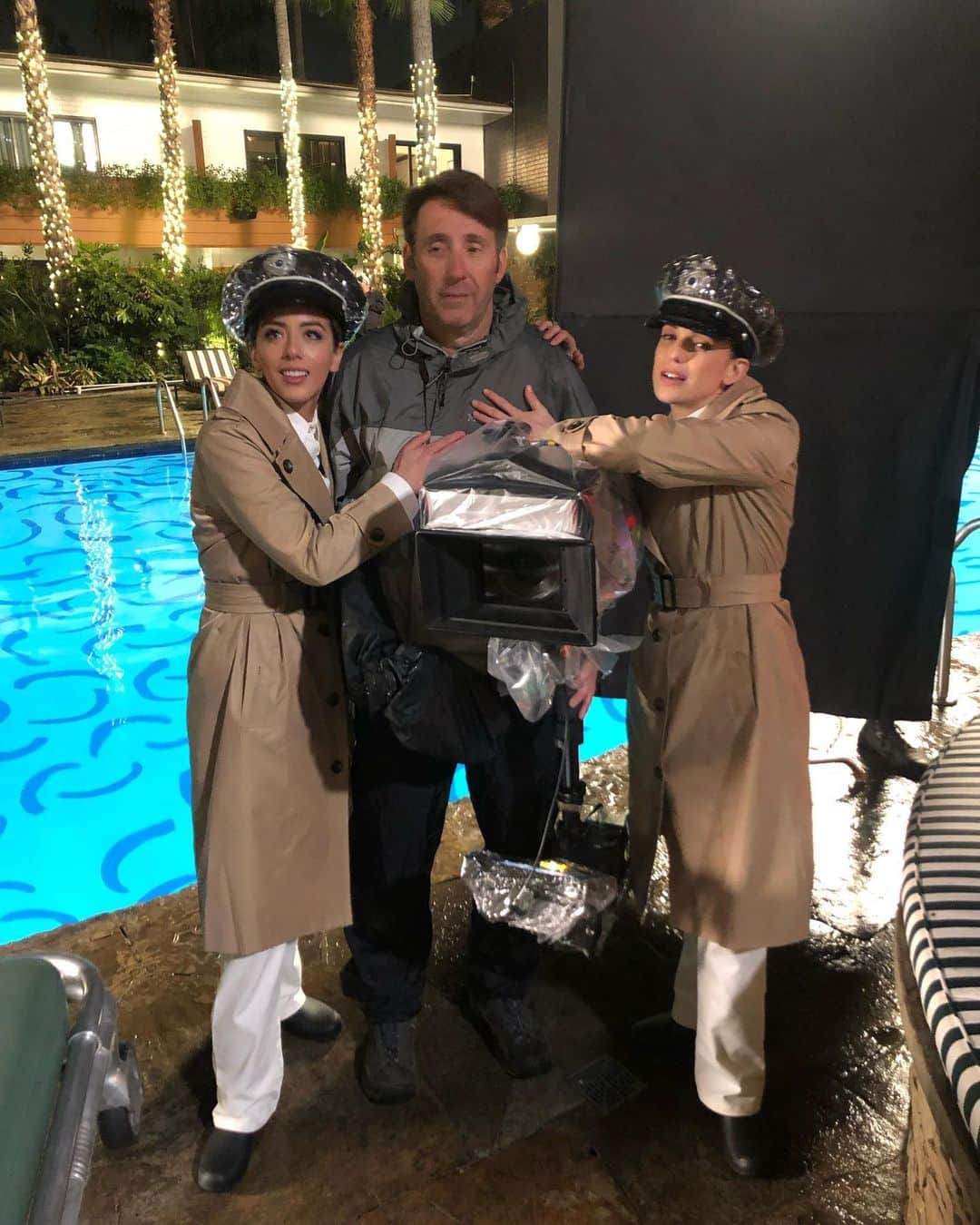 クロエ・ベネットさんのインスタグラム写真 - (クロエ・ベネットInstagram)「OKAY. So for last nights episode of #agentsofshield Elizabeth and I were told we had a night shoot at The Roosevelt hotel. The hotel is a staple in Hollywood and oozes Hollywood glam, so we were over the moon because we thought “omg wowww we get to both have this really fun glamorous night of shooting, maybe in ball gowns or some fancy cocktail situation, like, yesss we finally made it in Hollywood!”... but then we find out we were shooting scenes dressed as a morticians, in the rain, and would be shooting in FULL period piece mortician outfits, along with beige wet suits underneath. So pretty much the exact opposite of what we thought the night was gonna be. Which we thought was veryyy funny for some reason. And then guys guess what?...turns out there is literally NOTHING more fun than running around a fancy hotel dressed as a 1950’s mortician. I have over 214 pictures/videos of that night. I don’t know why we thought this was so funny. Hands down one of my favorite nights of shooting. But anyway I’ve been waiting to post these bts shots for over a year now and I’m so glad the world gets to see them, cause they are very important lol. @lil_henstridge l I lo0o0o0vveeee uuuuuu.  Edit: wow this caption is all over the place, but you get it right?」6月18日 23時15分 - chloebennet