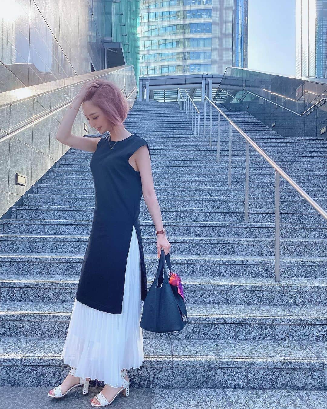 サキ吉さんのインスタグラム写真 サキ吉instagram シンプルなコーデも好き プリーツスカートとノースリーブワンピはセットなの Grl Official でプチプラだったよ 高見え Grl グレイル 今日のコーデ プチプラ Ootd 初夏コーデ シンプル