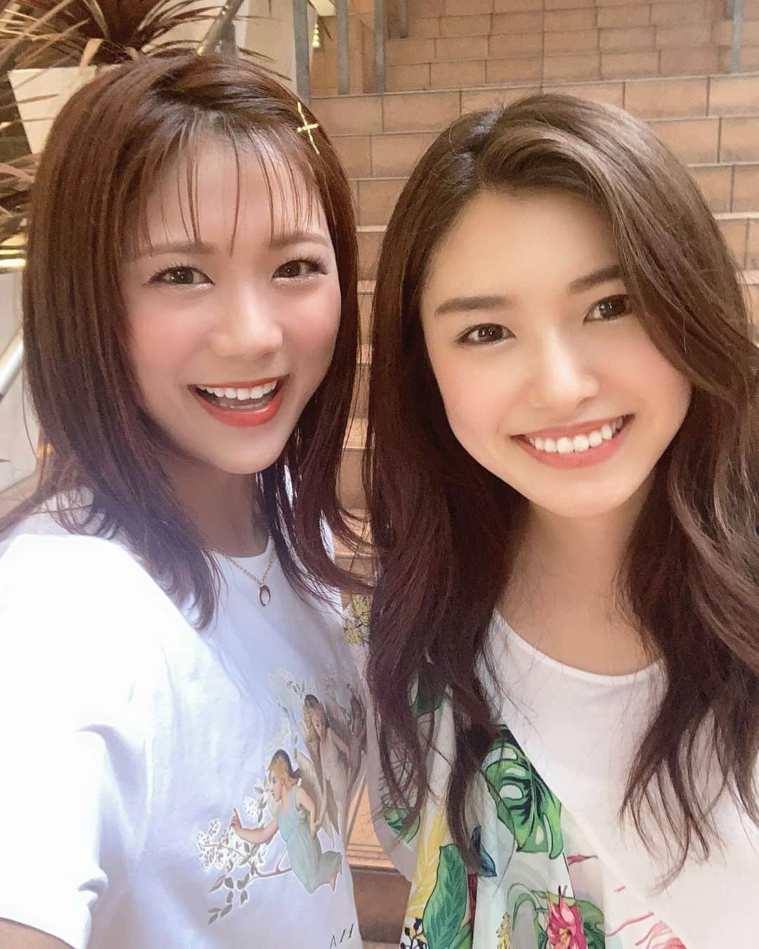 海江田麻貴さんのインスタグラム写真 - (海江田麻貴Instagram)「ㅤㅤㅤ  ㅤㅤㅤ この前久しぶりにあやねさんと会えて いっぱいお話できてめちゃくちゃ嬉しかった😍♥️♥️ ㅤㅤㅤ  ㅤㅤㅤ モデルスクール時代の先輩であり 女性として憧れの存在のあやねさん🥰 私もあやねさんみたいに芯を持ってつよく生きたい✊ 勝手に熱烈なファンさせてもうてます🤣💓💓💓 ㅤㅤㅤ  ㅤㅤㅤ がんばるぞおおおお✊✊✊ ㅤㅤㅤ  ㅤㅤㅤ  ㅤㅤㅤ #白tシャツ #白t #tシャツコーデ #ドットスカート #プリーツスカート #シースルーバング #外ハネヘア #外ハネミディアム #外ハネアレンジ #外ハネ #シースルー前髪 #韓国ファッション #韓国通販 #mevethestore #ヘルシーランチ #healtylife #healtylunch #vegetarian #大阪カフェ #大阪ランチ #micoameri #ミコアメリ #japanesegirl」6月18日 23時43分 - _makiii0924_