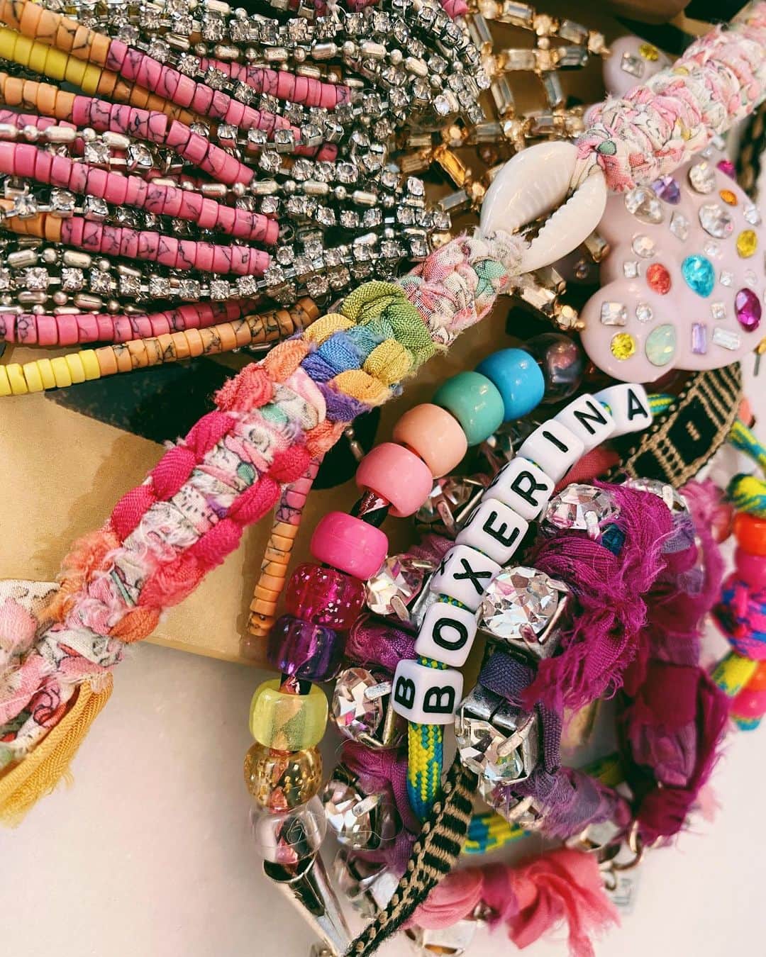 ダニジョーのインスタグラム：「Every color counts 🌈 the more, the merrier 🎨🍭🥳」