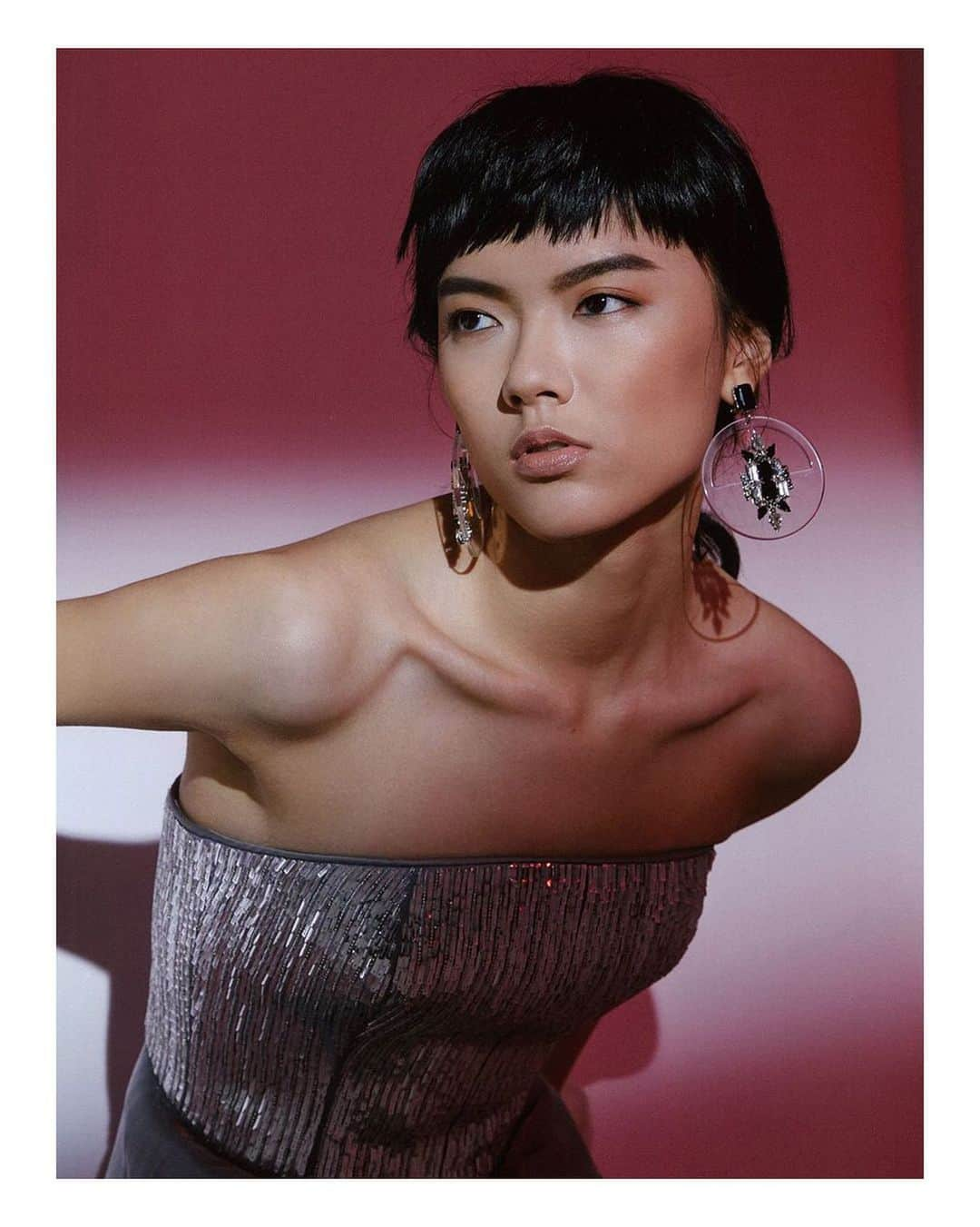 Armani Officialさんのインスタグラム写真 - (Armani OfficialInstagram)「Shining bright in Emporio Armani SS20 evening wear. Credits: @cosmopolitan_hk」6月18日 23時48分 - emporioarmani