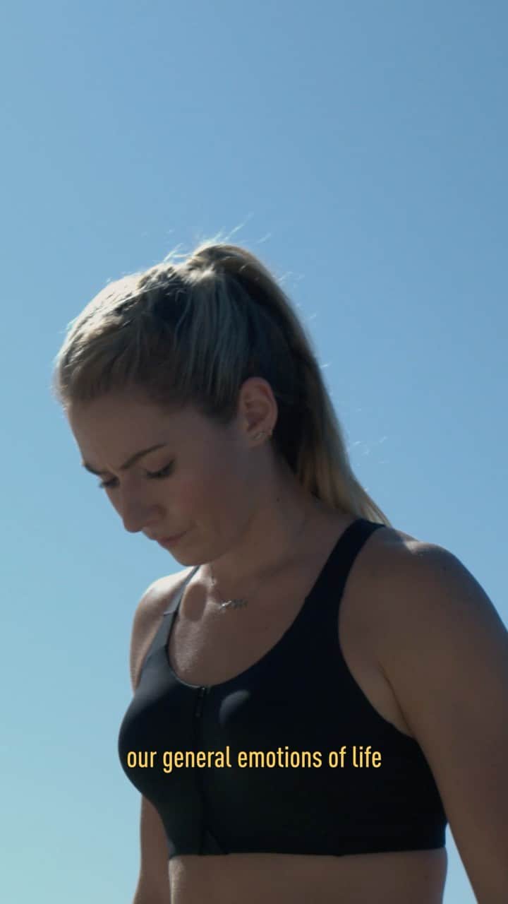 adidas Womenのインスタグラム：「⁣⁣ ⁣ “I can’t wait to be back in the mountains. I just want the feeling of cold air burning my face as I’m flying down a course.”⁣⁣⁣⁣⁣⁣ ⁣⁣⁣⁣ Nervous but excited, @MikaelaShiffrin opens up about her new perspective amidst the new reality. #ReadyForSport」