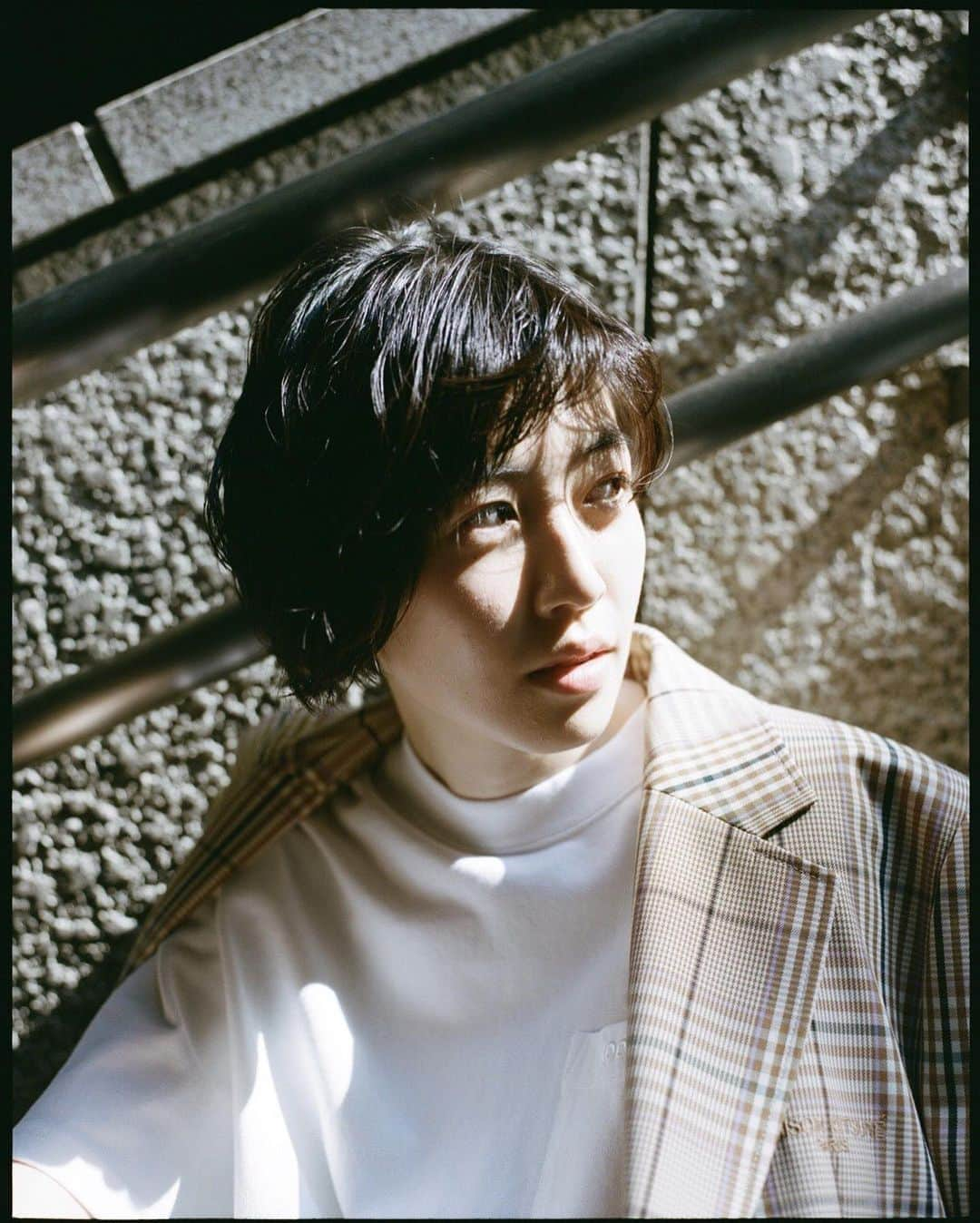 シム・ウンギョンさんのインスタグラム写真 - (シム・ウンギョンInstagram)「橙 [dai-dai]as photographed by TAIGA NAKANO vol.04 シム・ウンギョン @eyescream_mag  撮影もインタビューも仲野太賀さん！楽しい撮影でした。 記事の全文はこちらで⬇️ https://eyescream.jp/culture/68436/ #シムウンギョン#심은경」6月19日 0時48分 - ekshim_