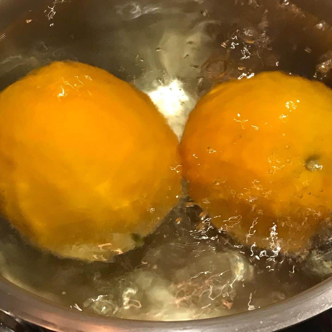 井手大介のインスタグラム：「やべえ　#interfm897 #tge897 #スイーツ男子だいすけ」