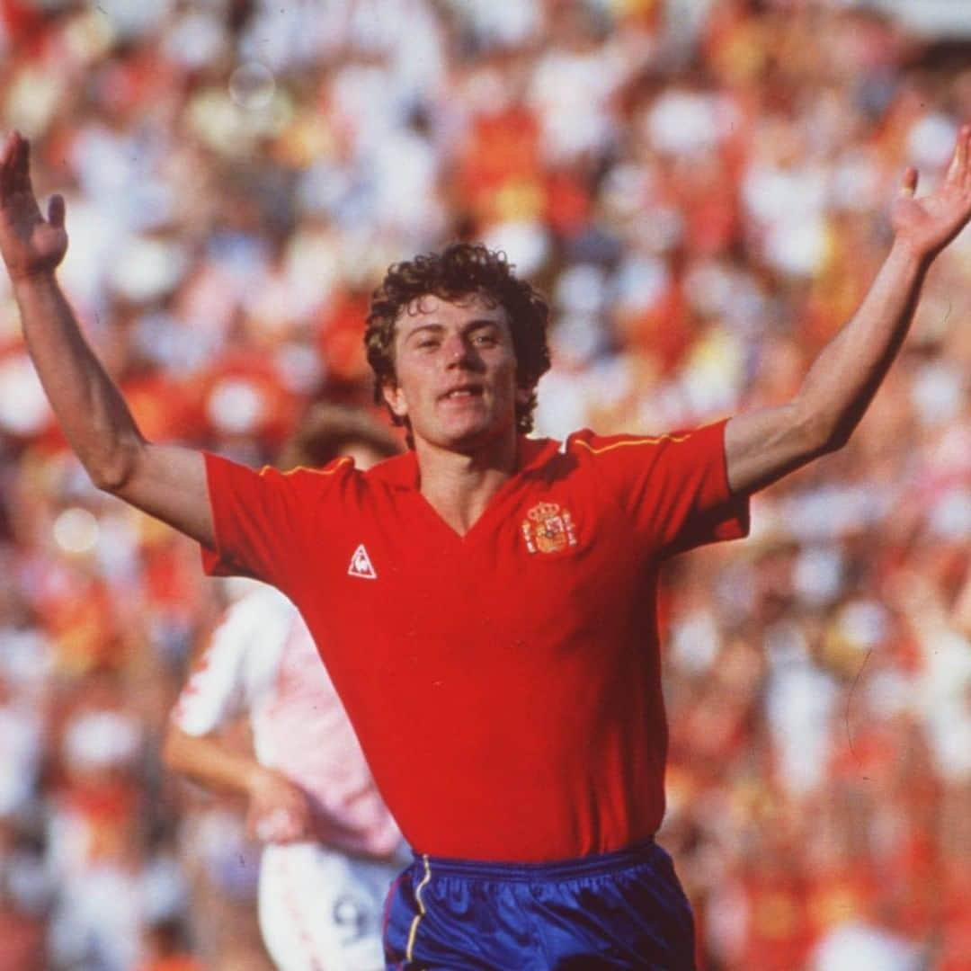 サッカー スペイン代表チームさんのインスタグラム写真 - (サッカー スペイン代表チームInstagram)「#TBT | Hace hoy 34 años, un ave rapaz sobrevoló Querétaro con la camiseta de la @sefutbol anidando 4 goles en la portería de Dinamarca. ⠀⠀⠀⠀⠀⠀⠀⠀⠀ ⚽️ En nuestro #ThrowbackThursday, recordamos con esta fotografía los cuatro tantos de Emilio Butragueño en el aquel partido del Campeonato del Mundo de México del año 1986.」6月19日 0時51分 - sefutbol