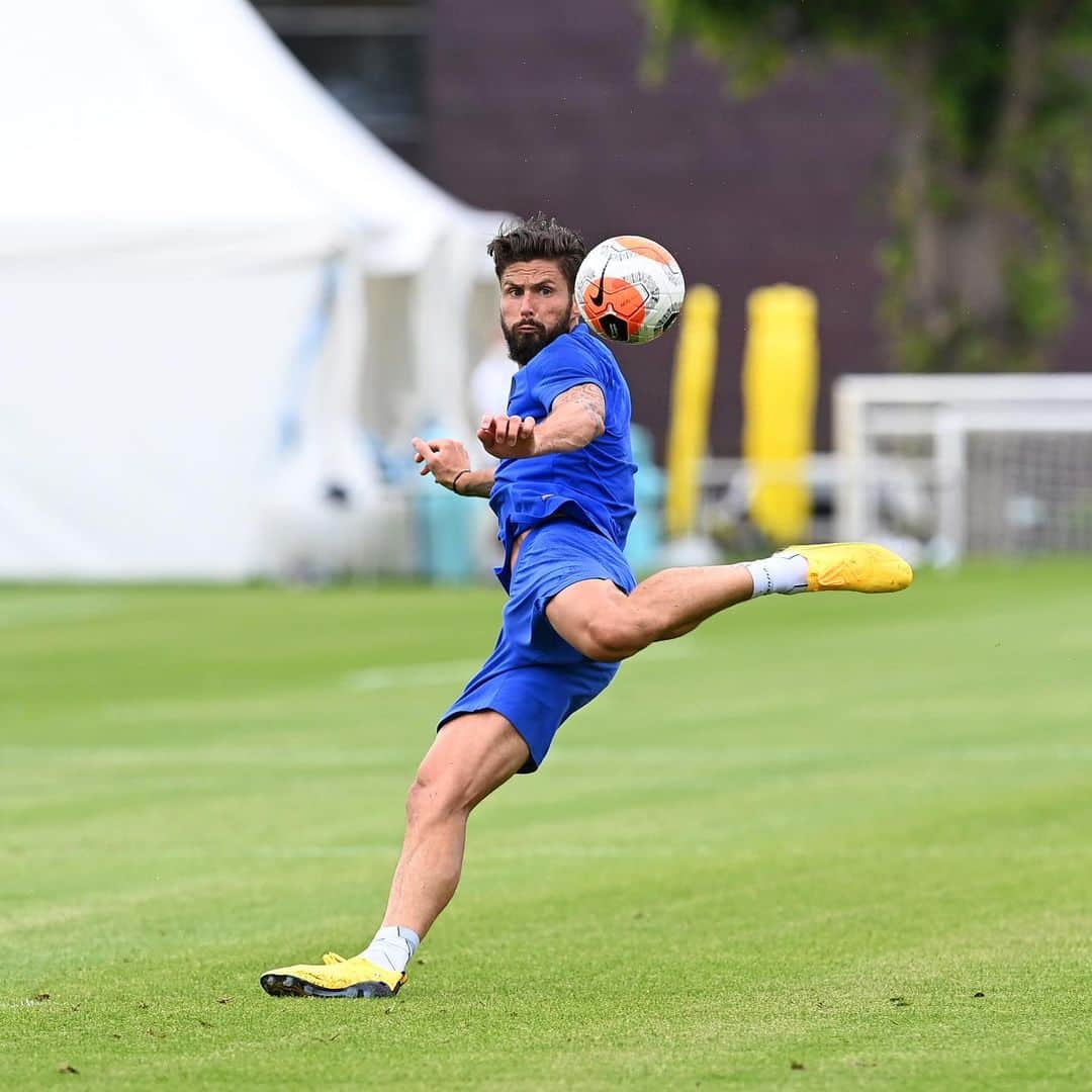 チェルシーFCさんのインスタグラム写真 - (チェルシーFCInstagram)「Oli on the volley! 💥 #CFC #Chelsea #Giroud」6月19日 1時20分 - chelseafc