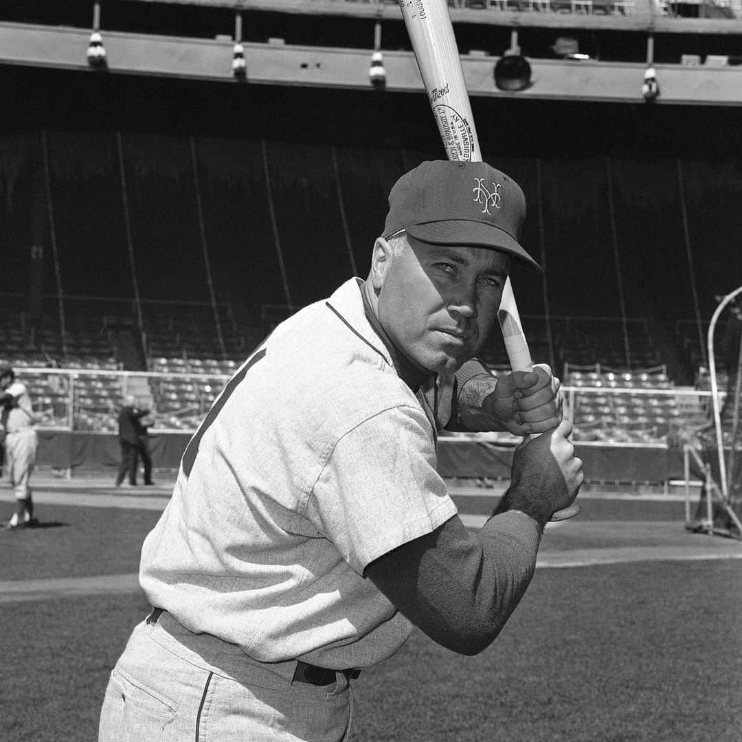 ニューヨーク・メッツさんのインスタグラム写真 - (ニューヨーク・メッツInstagram)「WOW! Check out this vintage footage from 1963 when Duke Snider hit a walk-off home run at the Polo Grounds! This #TBT is brought to you by @hyundaiusa.」6月19日 1時26分 - mets