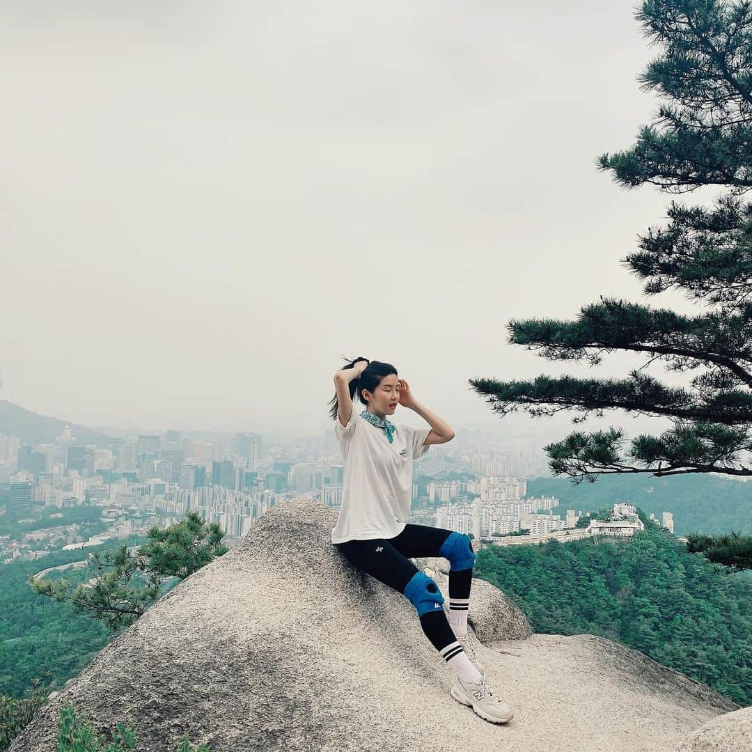 ダイン さんのインスタグラム写真 - (ダイン Instagram)「인왕산에는 왜 호랑이만 많이 살았는지 너무 알겠더라. 그래 호랑아 너만 많이 살아랏🐯#무릎보호대필수」6月19日 1時46分 - dainssong