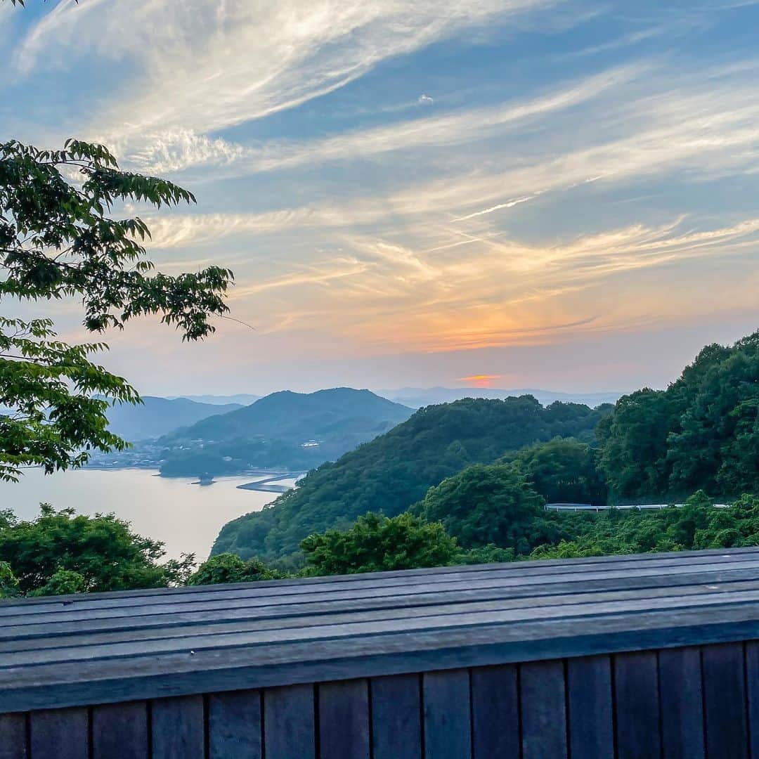 砂田早紀さんのインスタグラム写真 - (砂田早紀Instagram)「少しずつみんなと会えるようになってきて、嬉しいな。  夕日が綺麗な日。 日本って素晴らしい。 やっぱり日本好き。美しい。  #japan」6月19日 1時50分 - sakisunada_