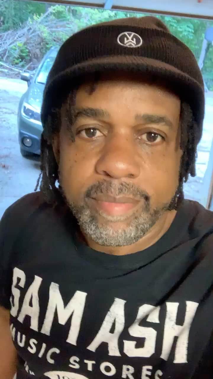 ヴィクター・ウッテンのインスタグラム：「Surprise 1 of 2 today! Listen as Victor shares some more exciting news about the upcoming launch of the new Vix Merch site. Remember we open at Midnight EST June 20. This Friday night! Be there!  www.vixmerch.com」