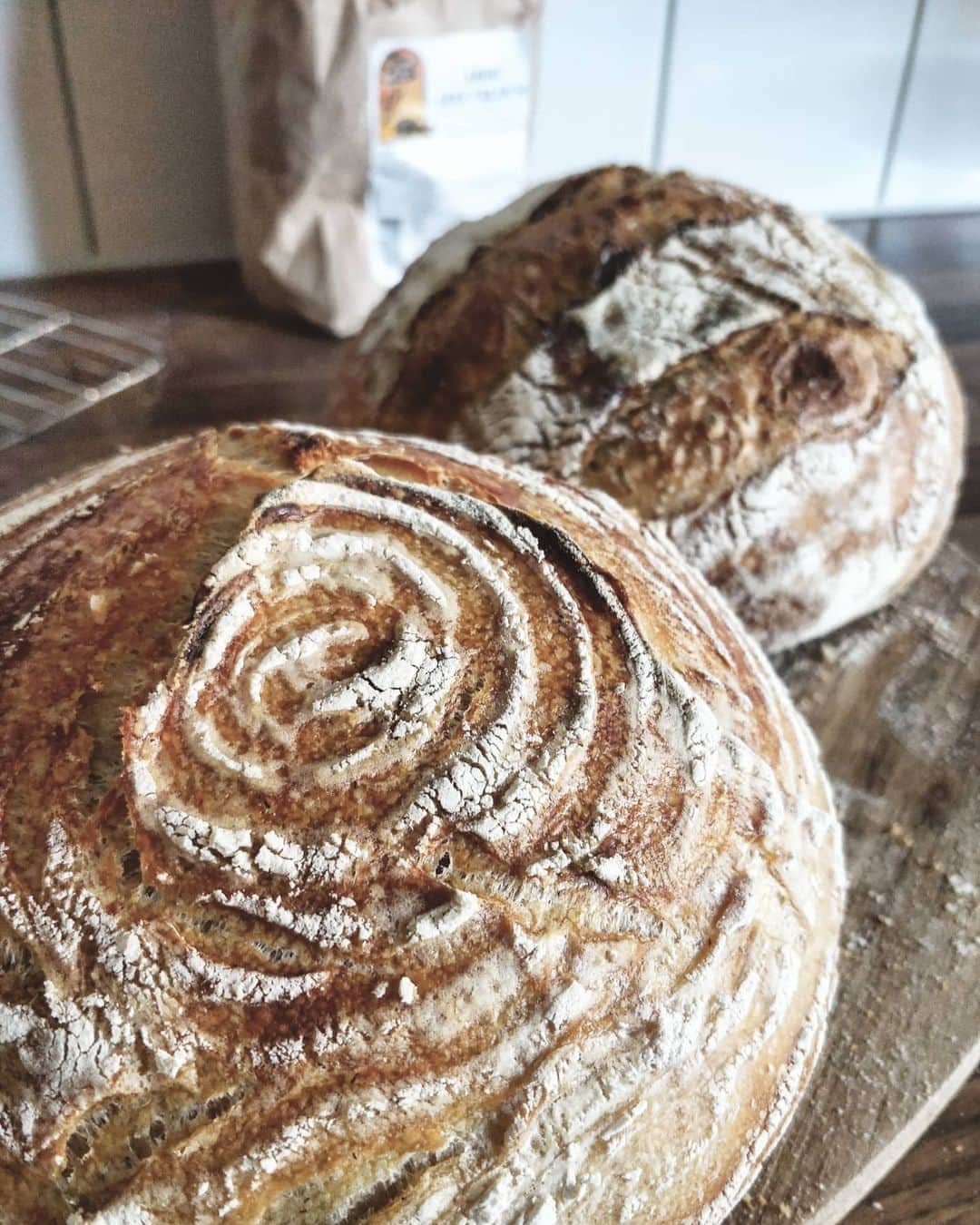 ファンデルフルスト舞花のインスタグラム：「Sourdough bread I baked the other day 🍞」