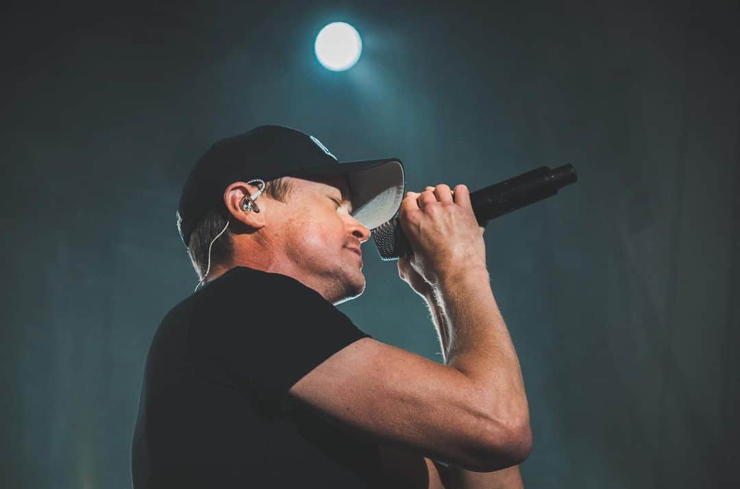 3 Doors Downのインスタグラム：「Name the song... “If you could step into my head Tell me, would you still know me?”」