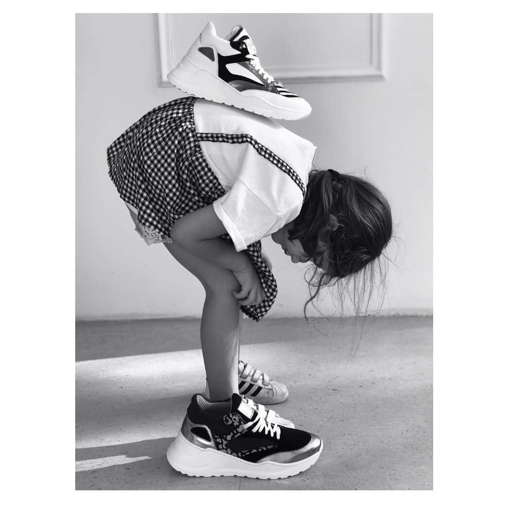 イズロさんのインスタグラム写真 - (イズロInstagram)「#islo #isabellalorusso #shoes #sneakers #detailsmakethedifference #fashion #style #modelladeccezione #solocosebelle #inlove #villitop #sporty #shopping #shoponline #shoppingonline #shoesaddict #madeinitaly #irama #staytuned」6月19日 2時20分 - islo_isabellalorusso