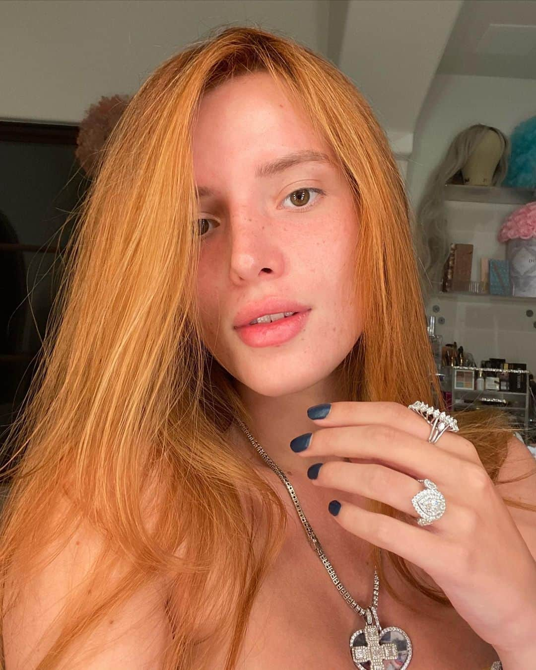 ベラ・ゾーンさんのインスタグラム写真 - (ベラ・ゾーンInstagram)「😍💍📸」6月19日 3時06分 - bellathorne