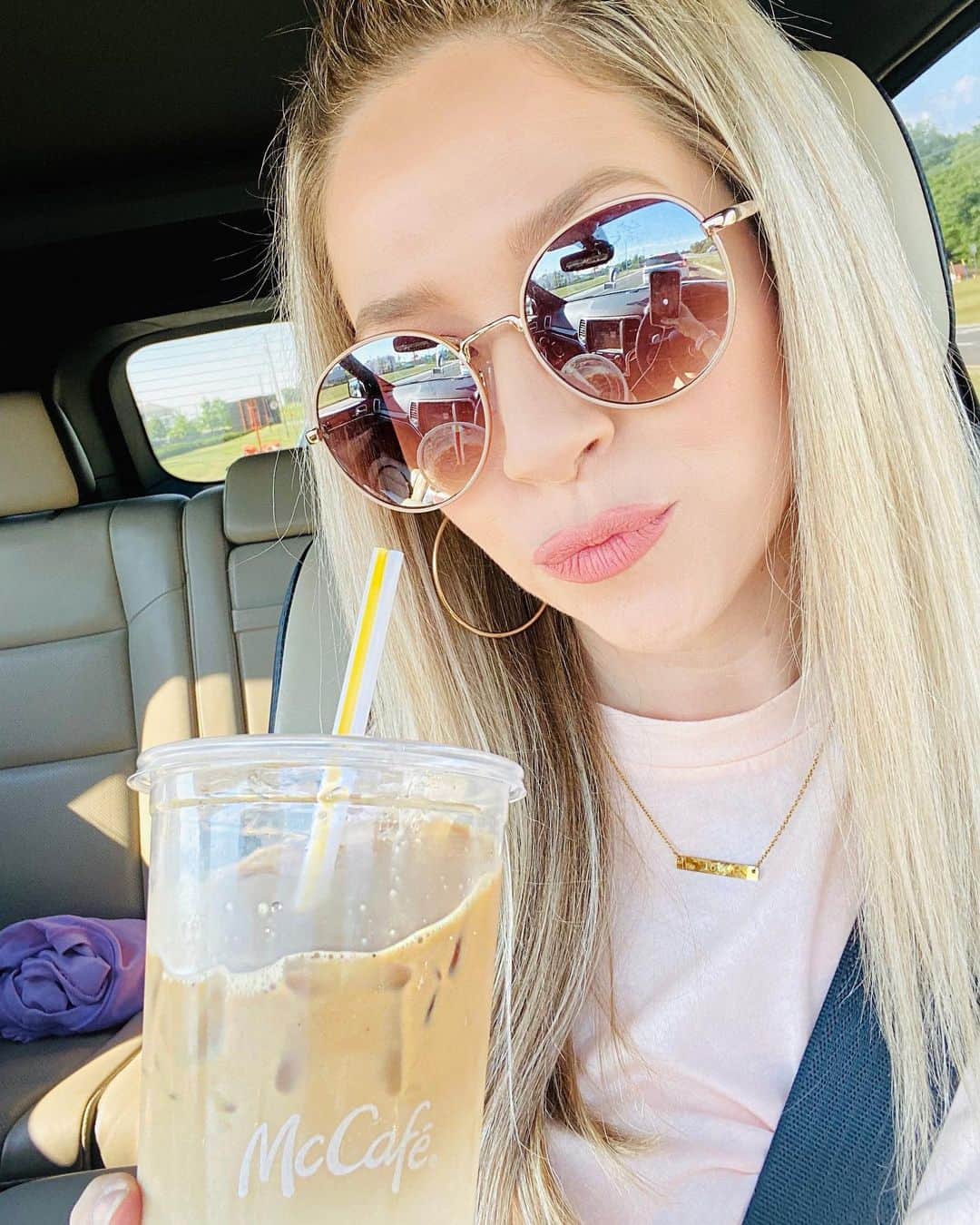 Tracy and Stefanieのインスタグラム：「What’s your coffee order? ☕️ I’m back on the iced caramel macchiato from @mcdonalds and it’s 🔥This is also my second coffee of the day so I’ve got all the energy which is good because I was up at 5:30 this morning. Hope you guys are having a good day ❤️」