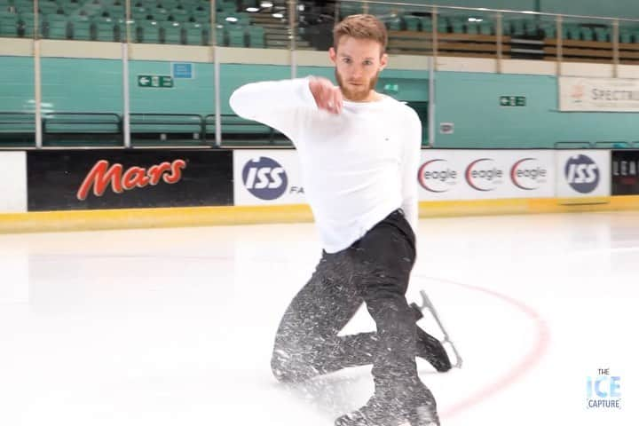 Phil Harrisのインスタグラム：「#throwback to last year, doing what I love with @theicecapture ⛸🕺🏼📹❤️ . . . @britishiceskating @jackson.ultima #jacksonfamily #matrixblades #throwbackthursday #thursday #figureskating #figureskater #iceskating #iceskater #lovewhatyoudo #lovewhatido #life #coach #performance #artistsoninstagram #art #artist」