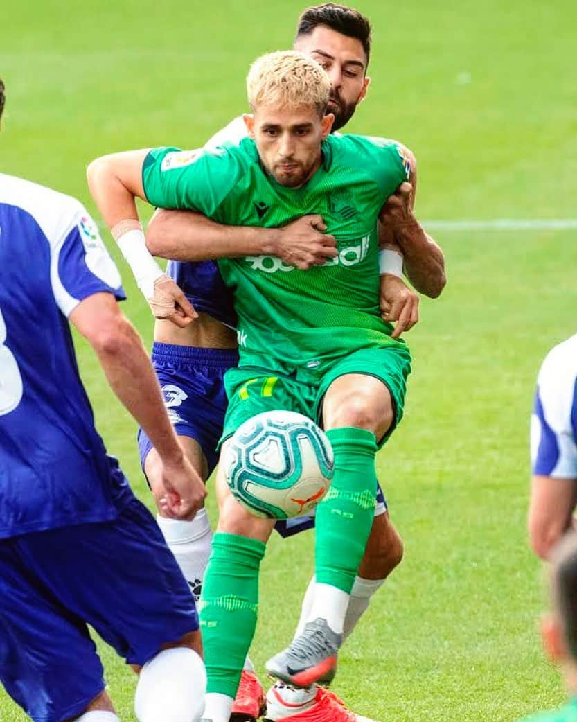 LFPさんのインスタグラム写真 - (LFPInstagram)「Tough mission! ⚽️⛔️ • ¡Una misión complicada! ⚽️⛔️ • #Januzaj #RealSociedad #Defense #LaLiga #LaLigaSantander」6月19日 3時45分 - laliga