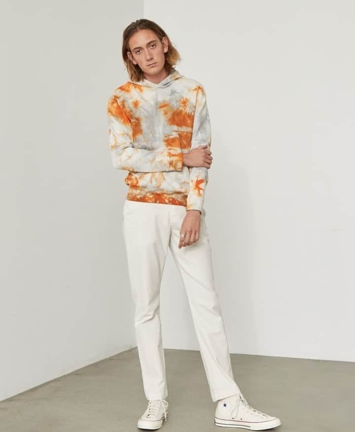 ハドソンのインスタグラム：「Chinos always make the cut.」