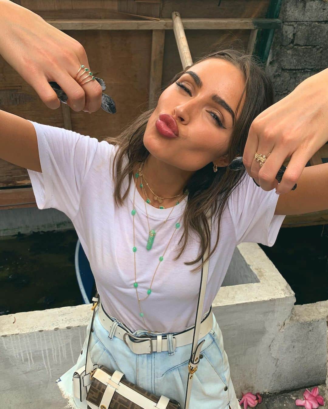 Sports Illustrated Swimsuitさんのインスタグラム写真 - (Sports Illustrated SwimsuitInstagram)「Did you know Soori Bali launched a turtle rescue & release program? As if you needed any more of a reason to visit Bali!  We brought Olivia Culpo by during her shoot to hear how they work with a conversation group to safely collect Olive Ridley turtle eggs and rear the hatchlings until they are ready to be released! @sooribali #sooribali @cathaypacific #cathaypacific」6月19日 4時05分 - si_swimsuit