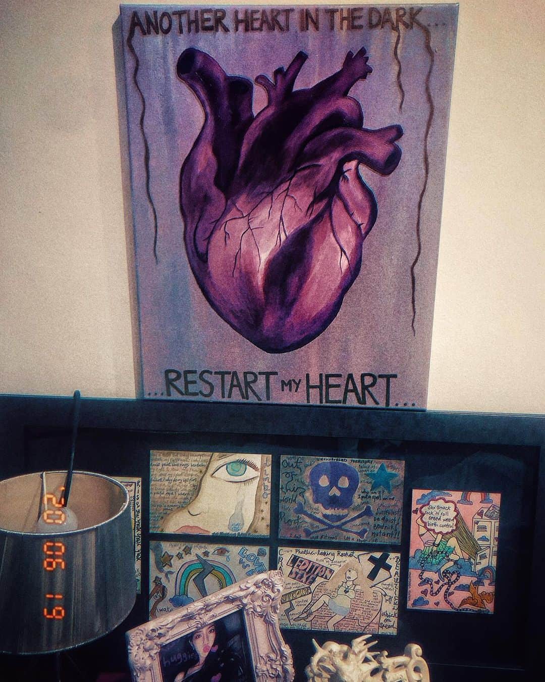 アリッサのインスタグラム：「r e s t a r t my h e a r t . #awissawords #awissaart x」