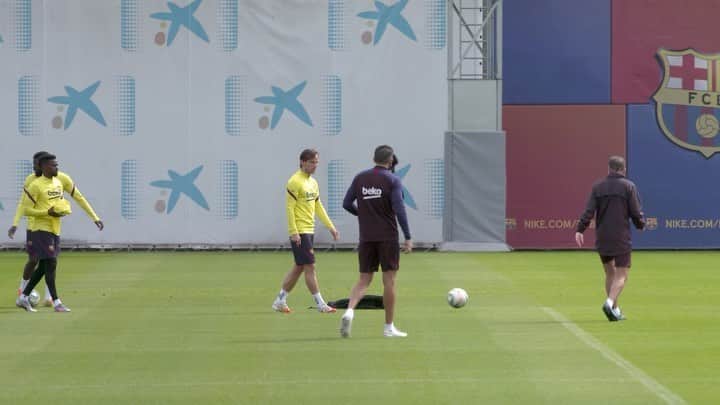 イヴァン・ラキティッチのインスタグラム：「Ready for the big game tomorrow..😃💪⚽️ @fcbarcelona」