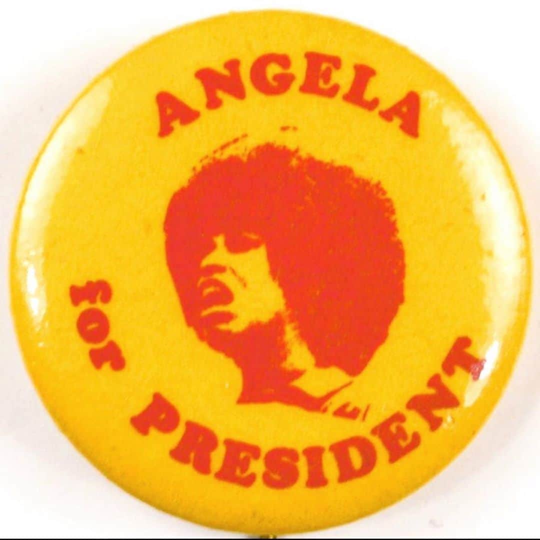 ケイト・ハリソンのインスタグラム：「“Your silence will not protect you.” -Audre Lorde  Pinbacks from the 1980’s and 90’s that will live on forever. @lgbt_history  I stand with #allblacklivesmatter . I stand with #blackpridematters. I stand with #blacktranslivesmatter.」