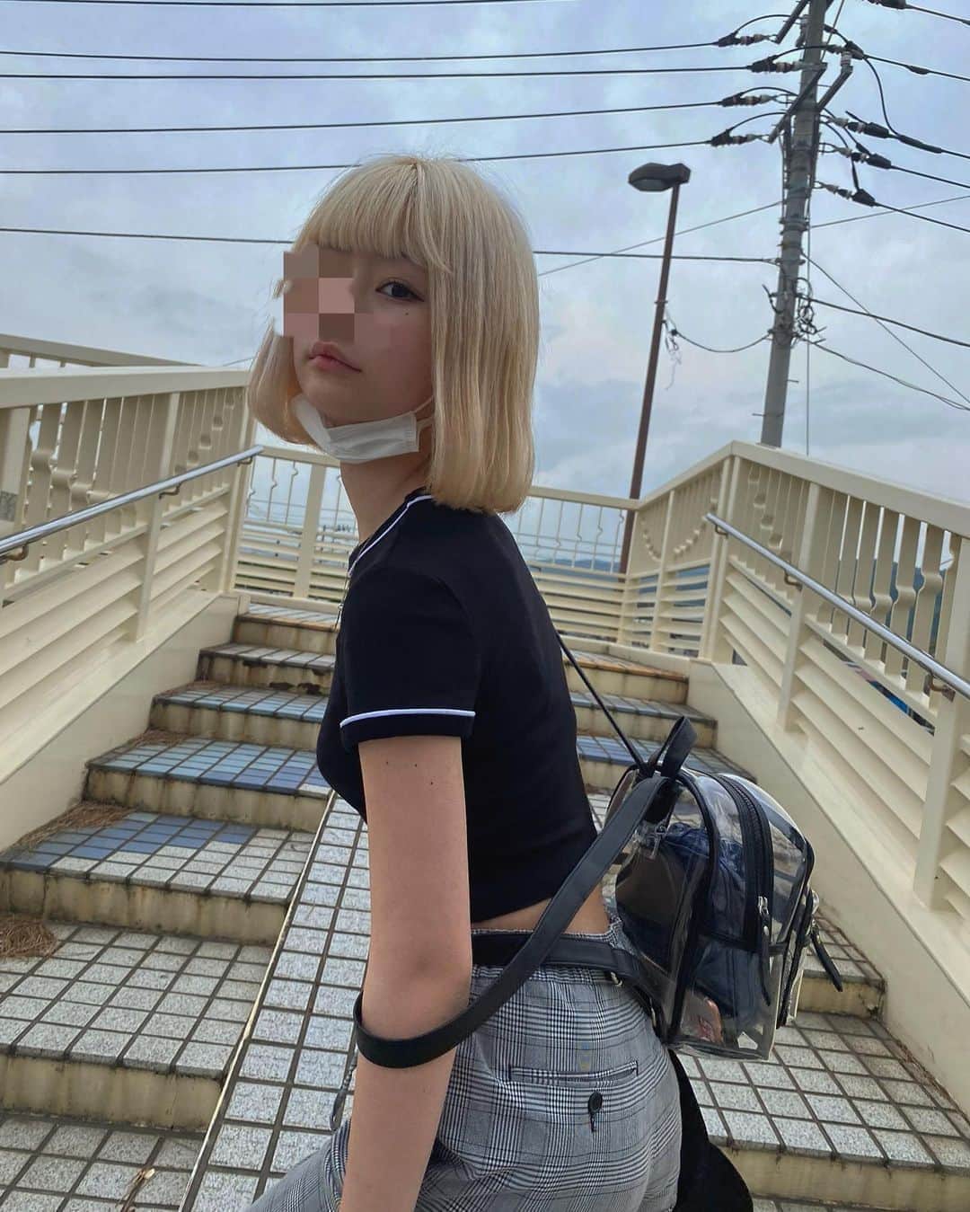 かれんのインスタグラム：「曇りのケツデカ女」