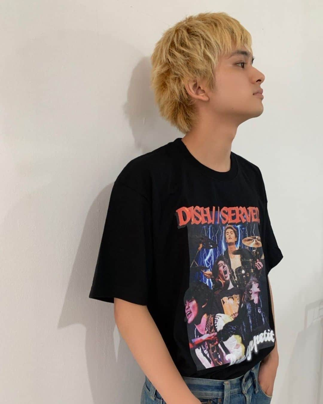 北村匠海のインスタグラム：「[#DISH_LIVE] DISH// Official’s Tweet on June 19, 2020 . 『DISH// Spring Tour 2020「CIRCLE」-Special Studio Version-』 . 🎙Band T-shirt https://store.plusmember.jp/stardustch/products/detail.php?product_id=24507  チケットはこちら▼ https://tixplus.jp/feature/dish_circle_2020/  #DISHサークル #CIRCLE #DISH// #北村匠海 #TakumiKitamura」