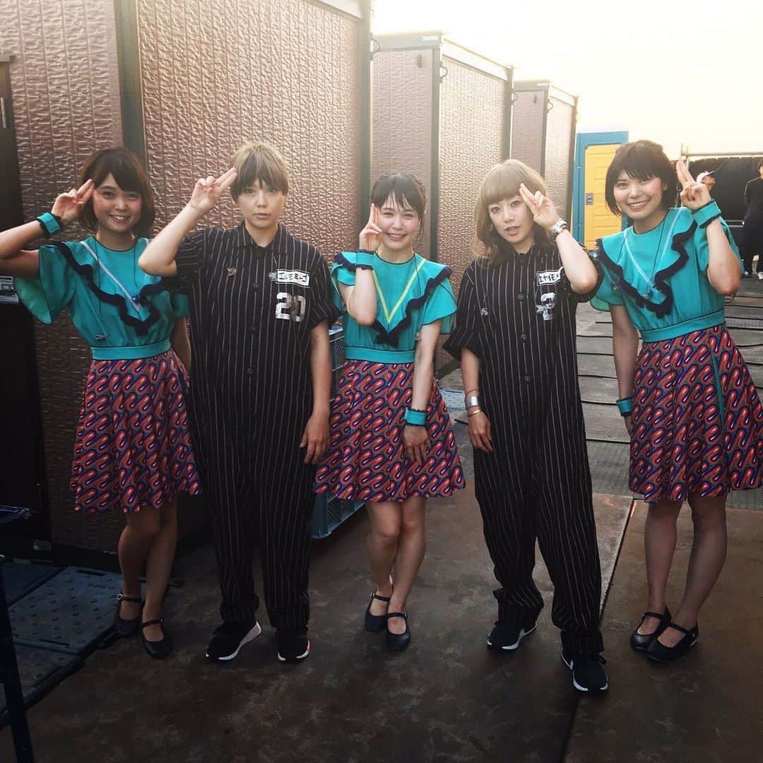 PUFFYのインスタグラム：「2016.9.7@新潟・青山海岸特設ステージ「日本海夕日コンサート」 #puffy #puffyamiyumi #パフィー #negicco #にいがた #日本海夕日コンサート」