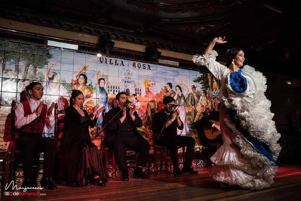 DeFlamenco.comさんのインスタグラム写真 - (DeFlamenco.comInstagram)「El centenario tablao flamenco Villa-Rosa obligado a cerrar  Suma y sigue, el flamenco  se desangra!  https://www.deflamenco.com/revista/noticias/el-centenario-tablao-flamenco-villa-rosa-obligado-a-cerrar.html  @tablaovillarosa @rebecagarciatruchado @antfes_tablaos_flamencos  #sostablaosflamencos #sostablaovillarosa」6月19日 16時39分 - deflamenco