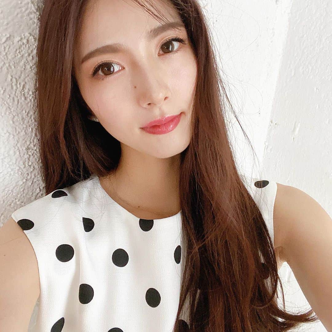 湯浅喬子のインスタグラム：「@cheribeautyclinic にて 初ダーマペンしてきました❤️ 、 、 ニキビ跡も無くなって、 お肌の代謝もかなり良くなりました🙏✨、 、  @environ_jp も購入♡ (2枚目) Vitamin A無しではもぅ無理。笑  美肌の @yurieeeeeeee_ に施術 してもらいました♡thanx♡ 、 #beauty#clinic#cheri」
