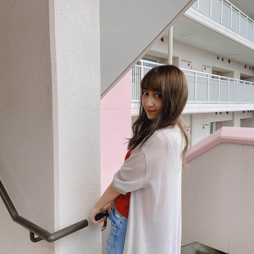 アヤナ・シャハブさんのインスタグラム写真 - (アヤナ・シャハブInstagram)「Foto foto lucu di tangga haha Difotoin sama @sakinashb」6月19日 16時36分 - ayanashahab