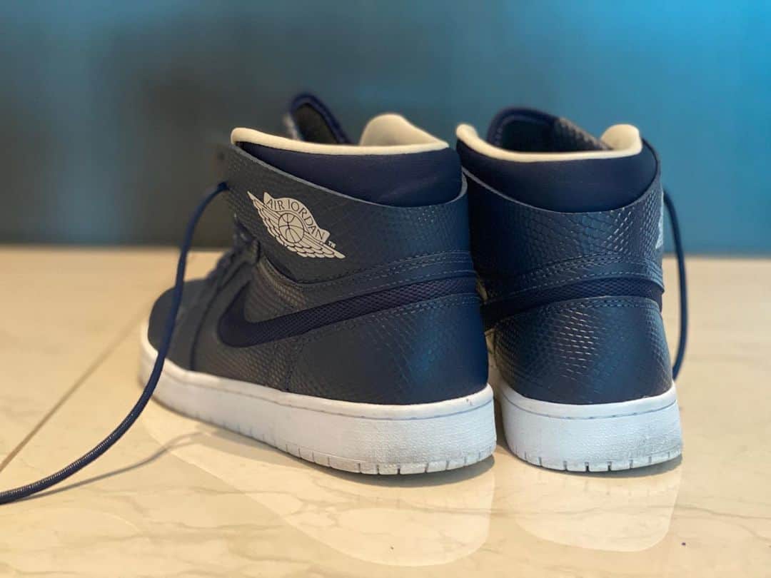 谷正人のインスタグラム：「さあ、今日もジョーダン1 を履いて、 頑張りますか！ いつか、NIKEと仕事してみたいな。 #jordan1 #nike」