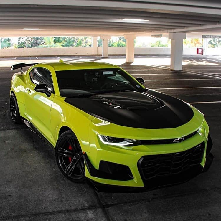 Amazing Carsのインスタグラム：「This ZL1🙌🙌 Photo via: @shockzle  Second page: @M85Media  Other page: @StancedAutohaus  #Chevrolet #Camaro #ZL1 #AmazingCars247」