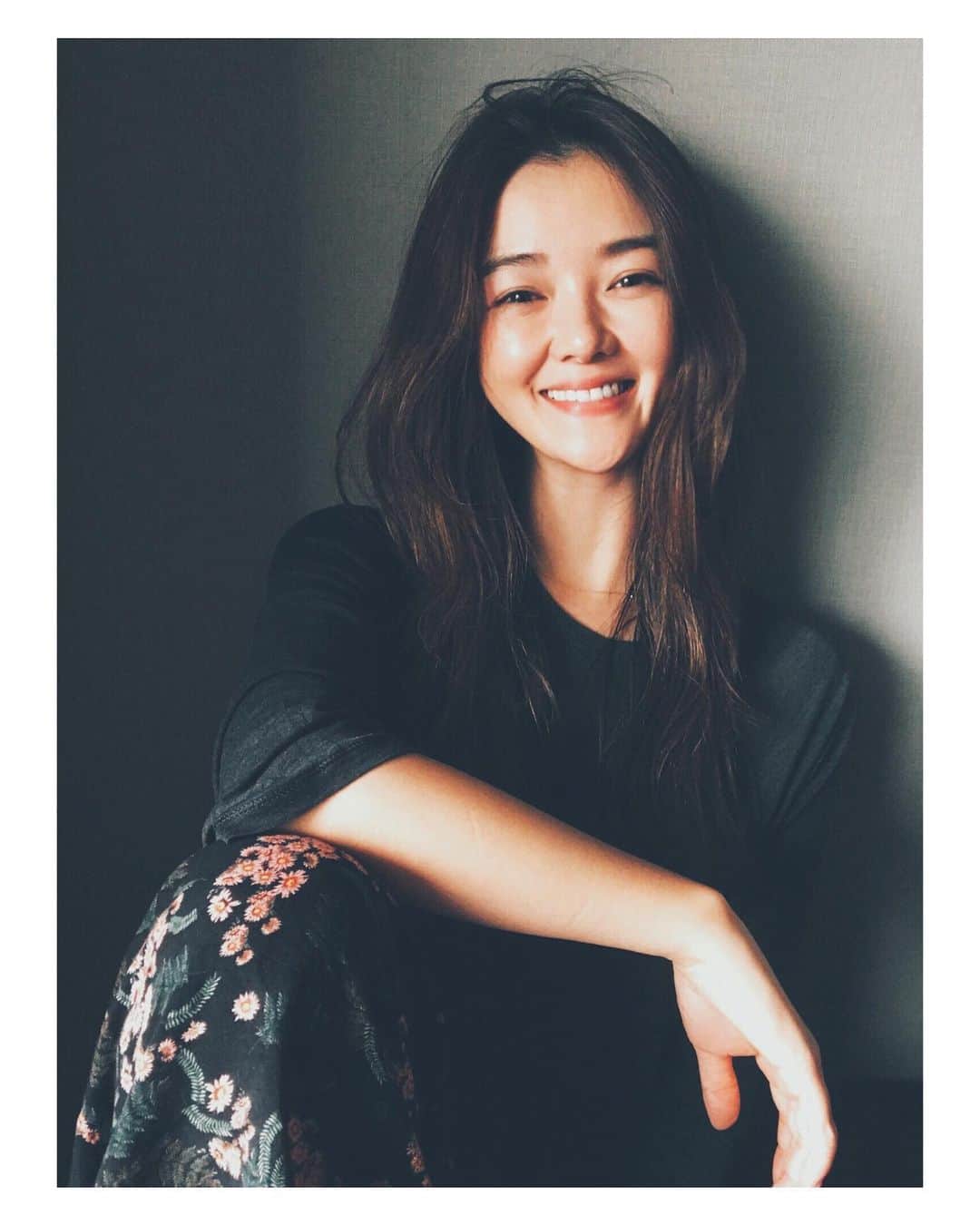 のインスタグラム：「梅雨空﻿ ﻿ ﻿ ﻿ ﻿ ﻿ 雨雨雨、じめじめじめ。﻿ ﻿ ﻿ ﻿ それでも、﻿ ﻿ ﻿ 今日も一日、素敵な時間をお過ごしください☂️﻿ ﻿ ﻿ ﻿ ﻿ ﻿ ﻿ ﻿ ﻿ #梅雨空　#梅雨 #雨 #金曜日 #過ごし方 #傘﻿ #rainyday #friday #lifestyle #空 #sky」
