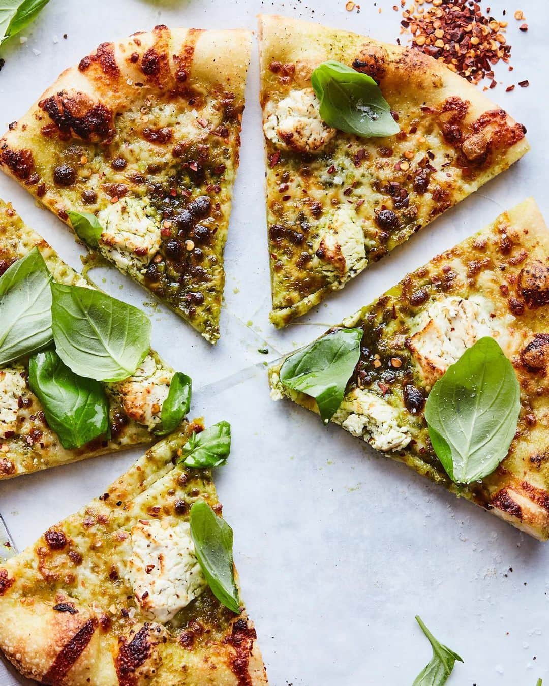 Gaby Dalkinさんのインスタグラム写真 - (Gaby DalkinInstagram)「Serious question: will we ever max out of pizza recipes here on What’s Gaby Cooking?? THE ANSWER IS NO. I love a pizza and this Roasted Garlic Goat Cheese Pizza with Basil Vinaigrette is everything. Snag that @montchevre goat cheese, whip up some basil vinaigrette and a roasted garlic sauce and get on board because this one is majorly delish. #ad 💚💚 https://whatsgabycooking.com/roasted-garlic-goat-cheese-pizza-with-basil-vinaigrette/」6月19日 10時00分 - whatsgabycookin